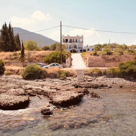 Apartment Magic House At Halkida 1m From The Beach!